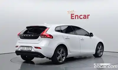 Volvo V40 2016 2.0 автомат (гидро), миниатюра 2