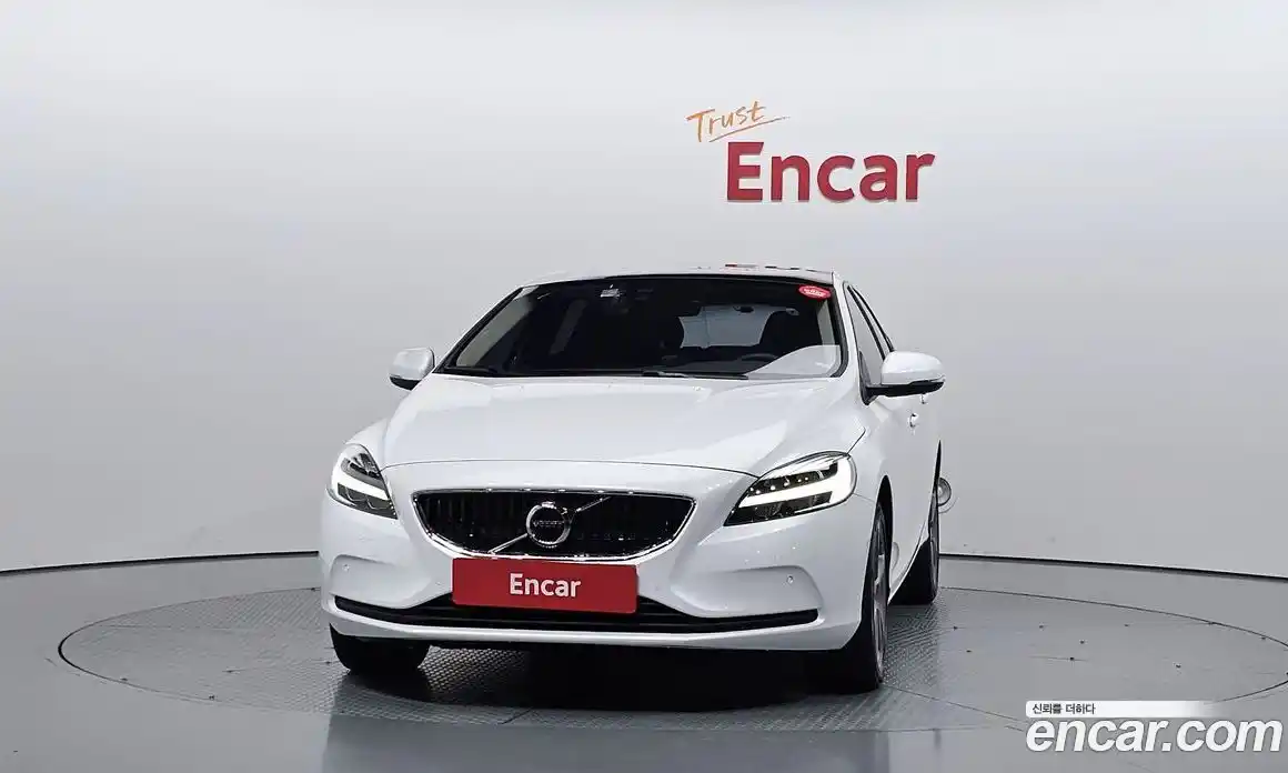 Volvo V40 2016 2.0 автомат (гидро), фото 3