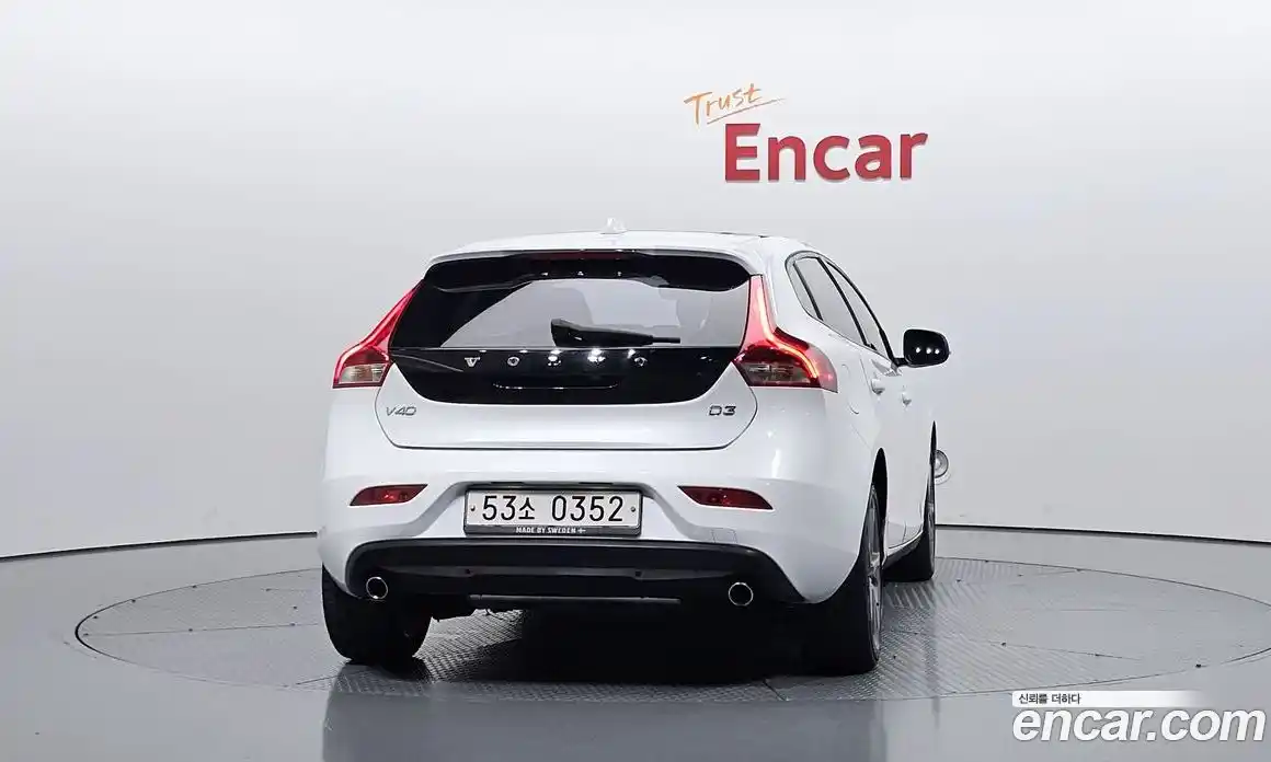 Volvo V40 2016 2.0 автомат (гидро), фото 4