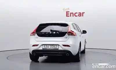 Volvo V40 2016 2.0 автомат (гидро), миниатюра 4