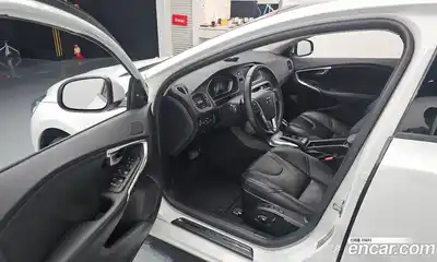 Volvo V40 2016 2.0 автомат (гидро), миниатюра 10