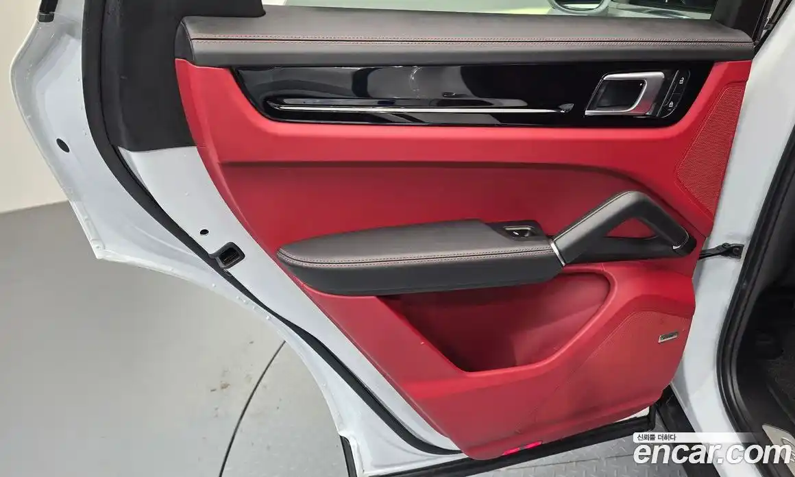 Porsche Cayenne 2022 3.0 автомат (гидро), фото 15