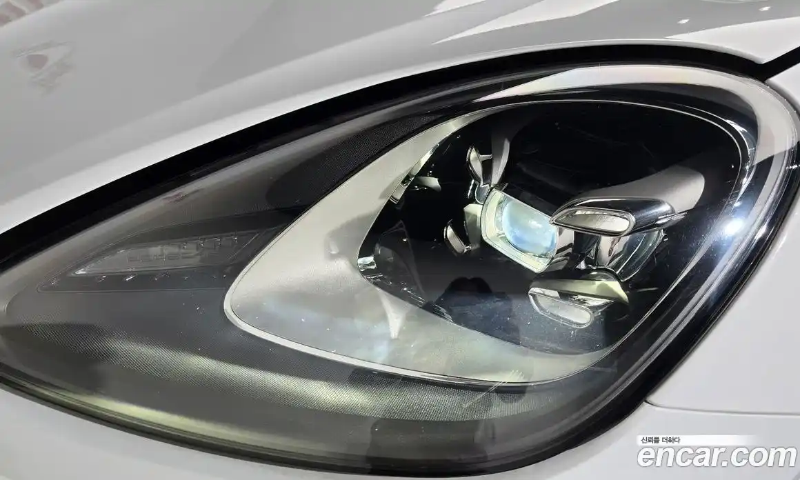 Porsche Cayenne 2022 3.0 автомат (гидро), фото 8