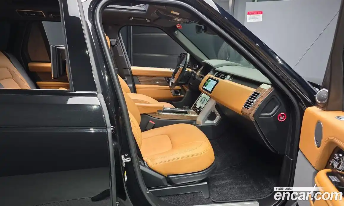 Land Rover Range Rover 2021 3.0 автомат (гидро), фото 17