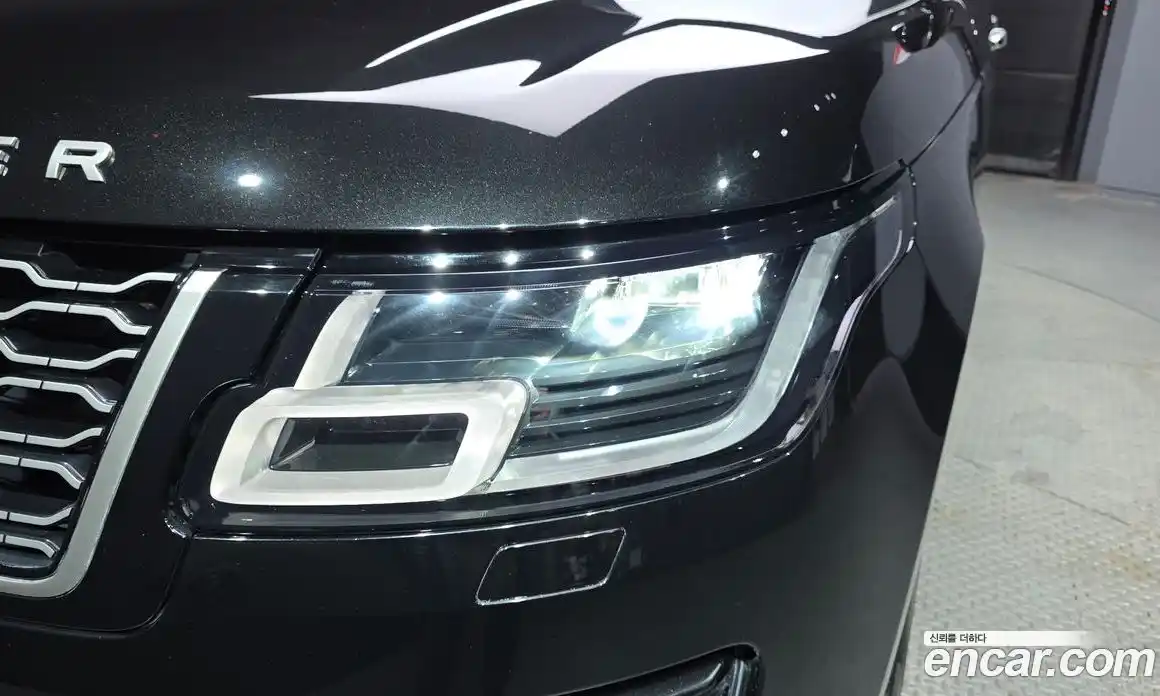 Land Rover Range Rover 2021 3.0 автомат (гидро), фото 8