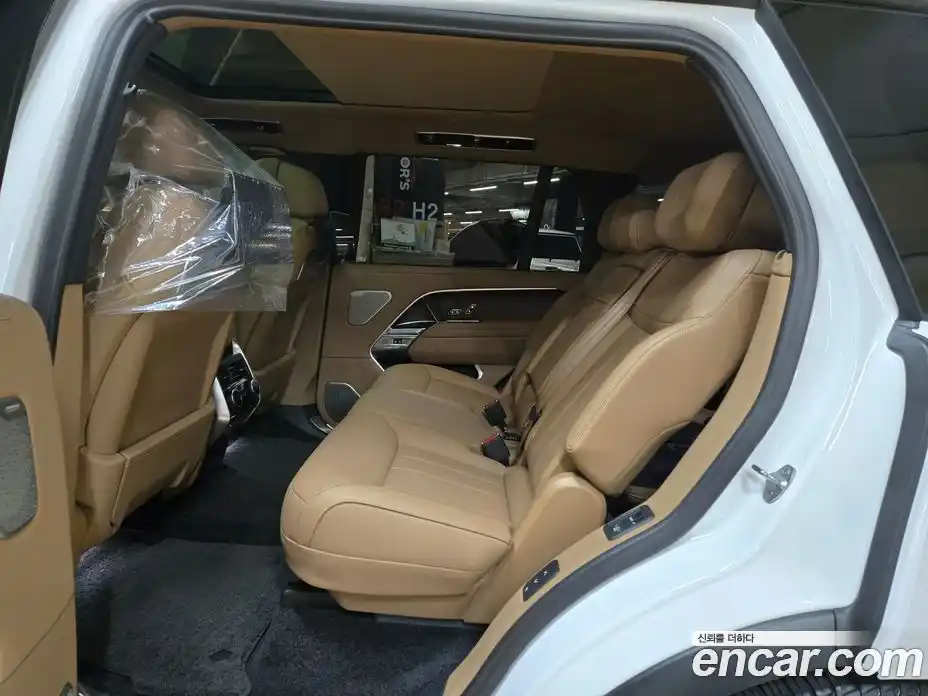 Land Rover Range Rover 2023 4.4 автомат (гидро), фото 12