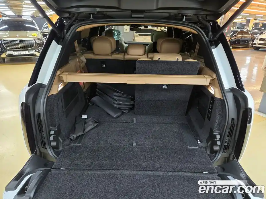 Land Rover Range Rover 2023 4.4 автомат (гидро), фото 17