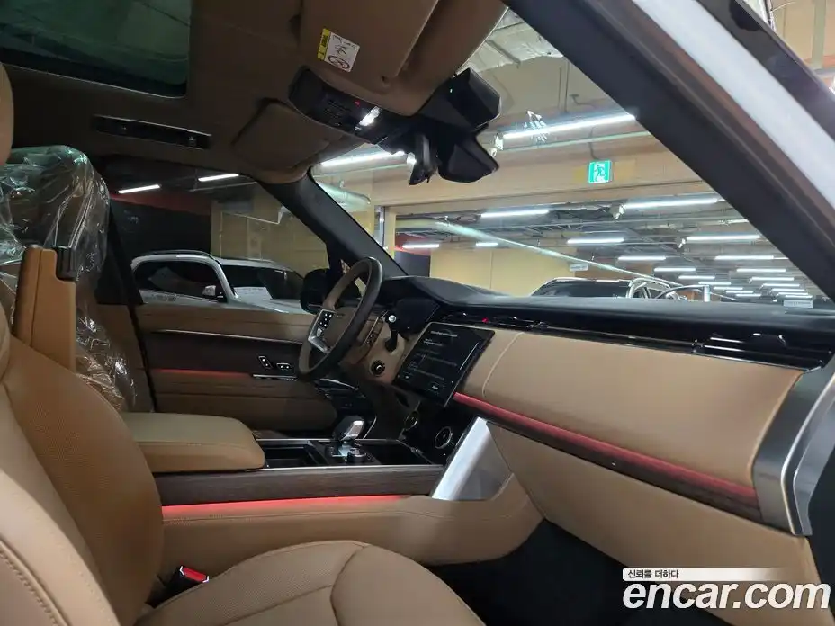 Land Rover Range Rover 2023 4.4 автомат (гидро), фото 20