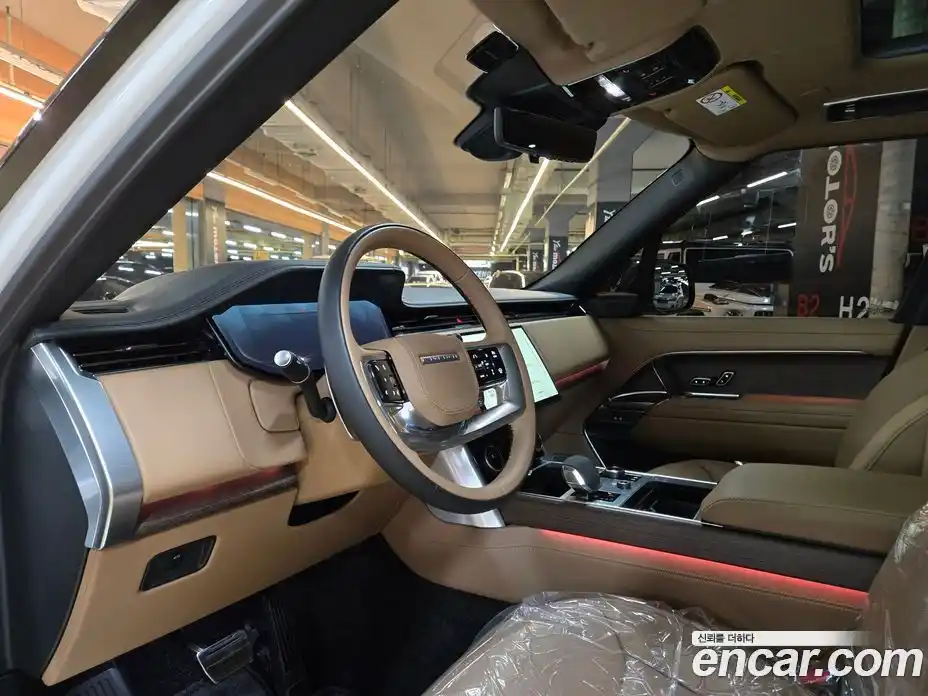 Land Rover Range Rover 2023 4.4 автомат (гидро), фото 7