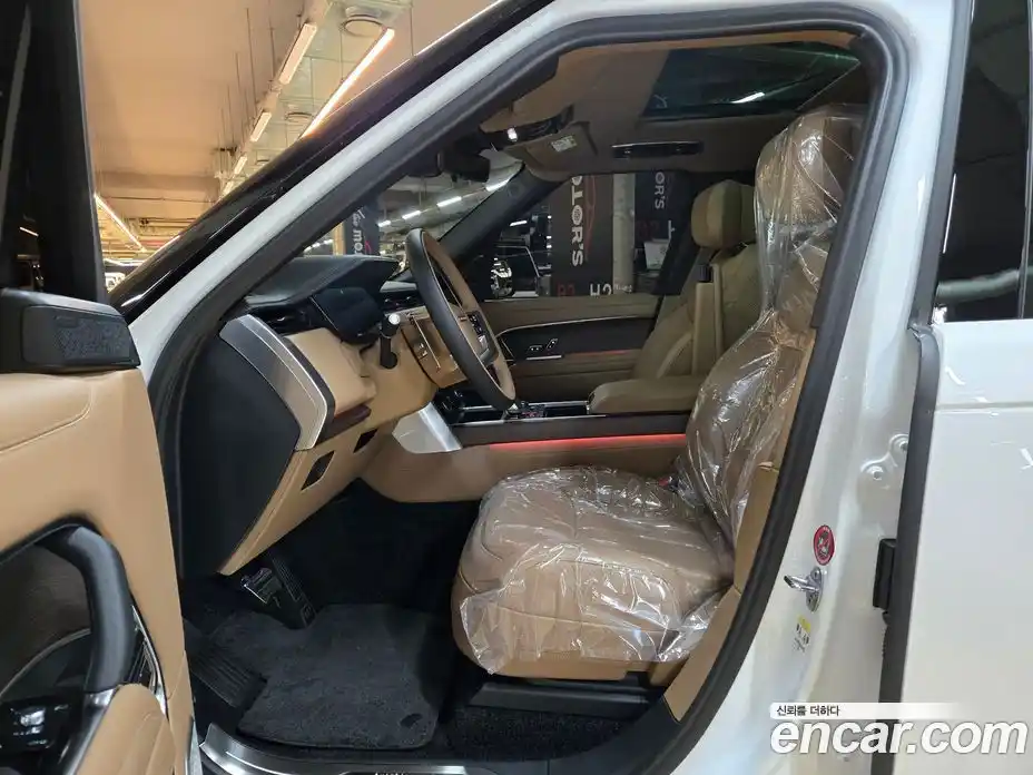 Land Rover Range Rover 2023 4.4 автомат (гидро), фото 8
