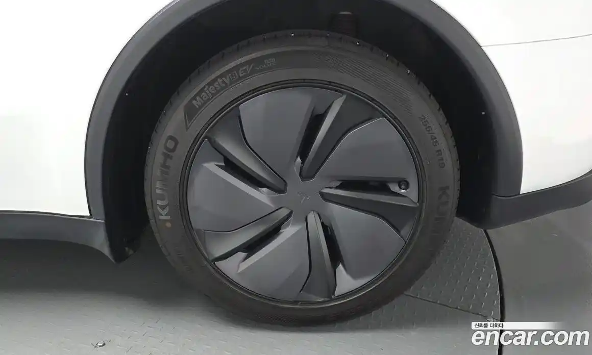 Tesla Model Y 2025 0.2 гидро, фото 6