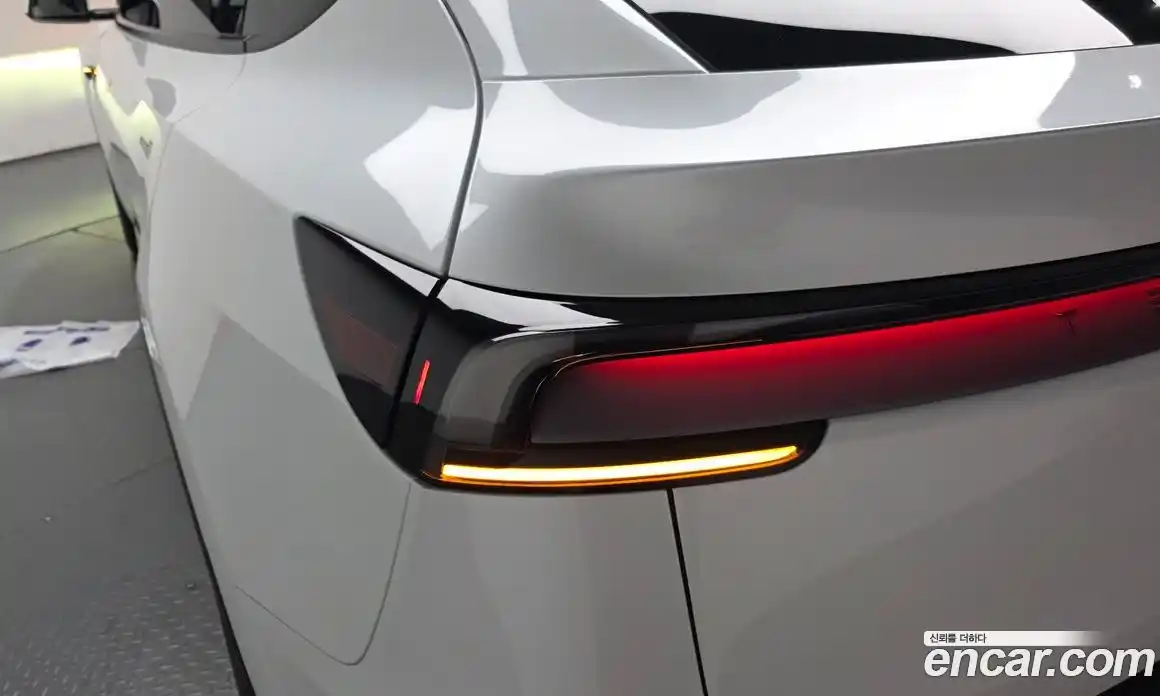 Tesla Model Y 2025 0.2 гидро, фото 8