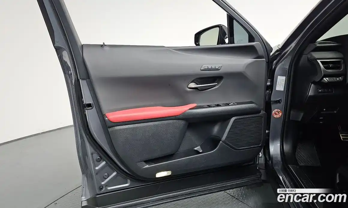 Lexus UX 2021 2.0 гидро, фото 13
