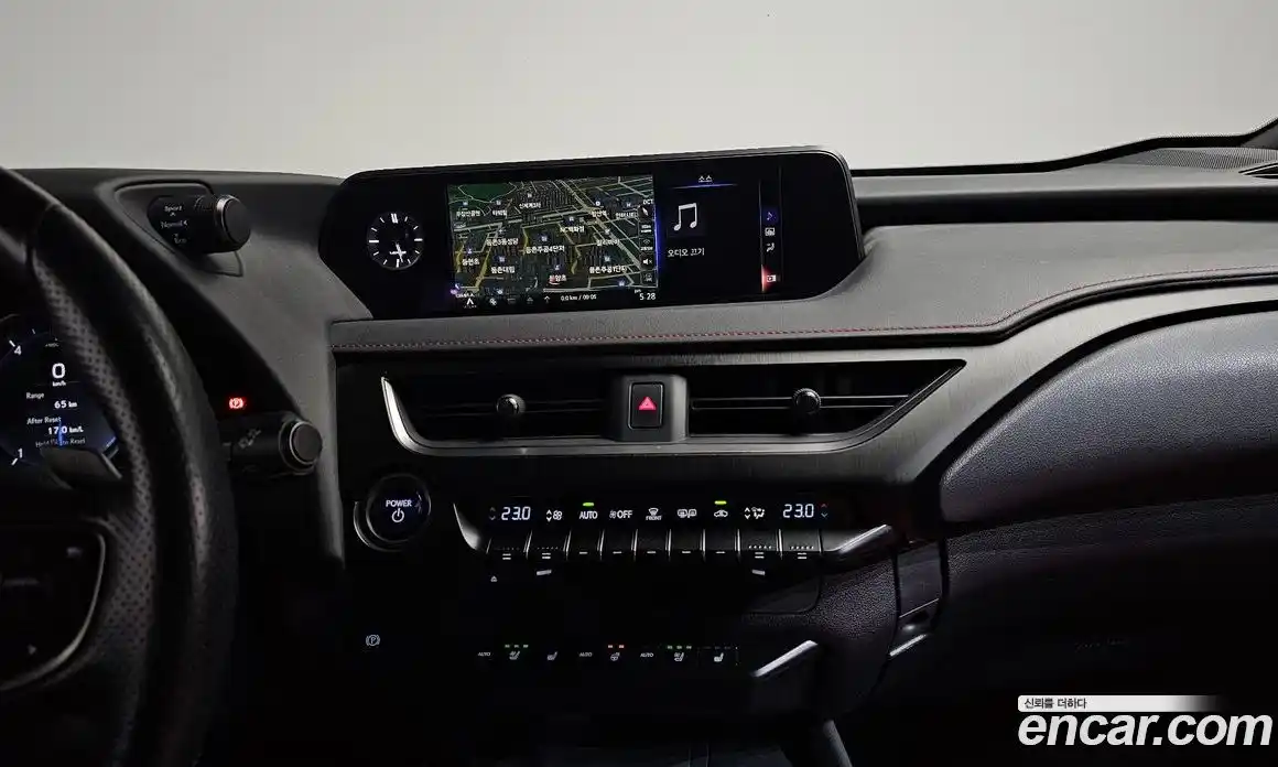 Lexus UX 2021 2.0 гидро, фото 18