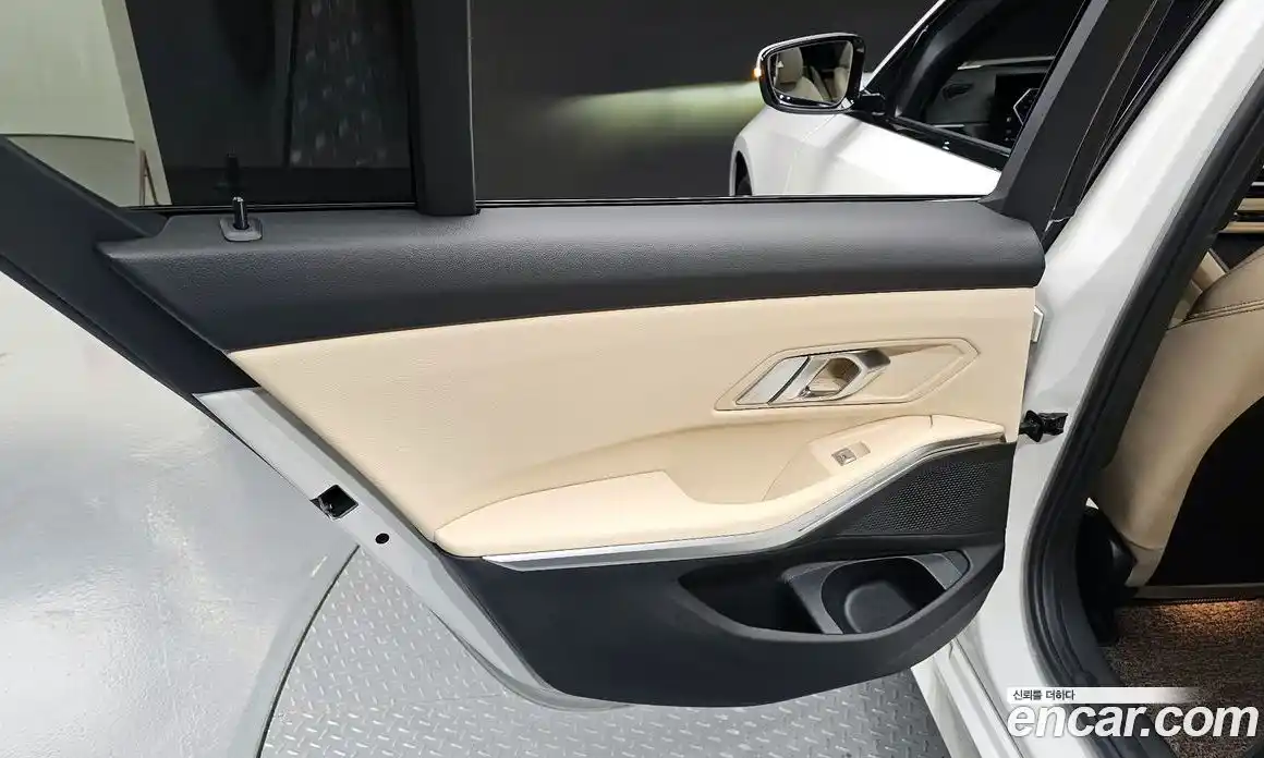 BMW 3 серия 2024 2.0 автомат (гидро), фото 14