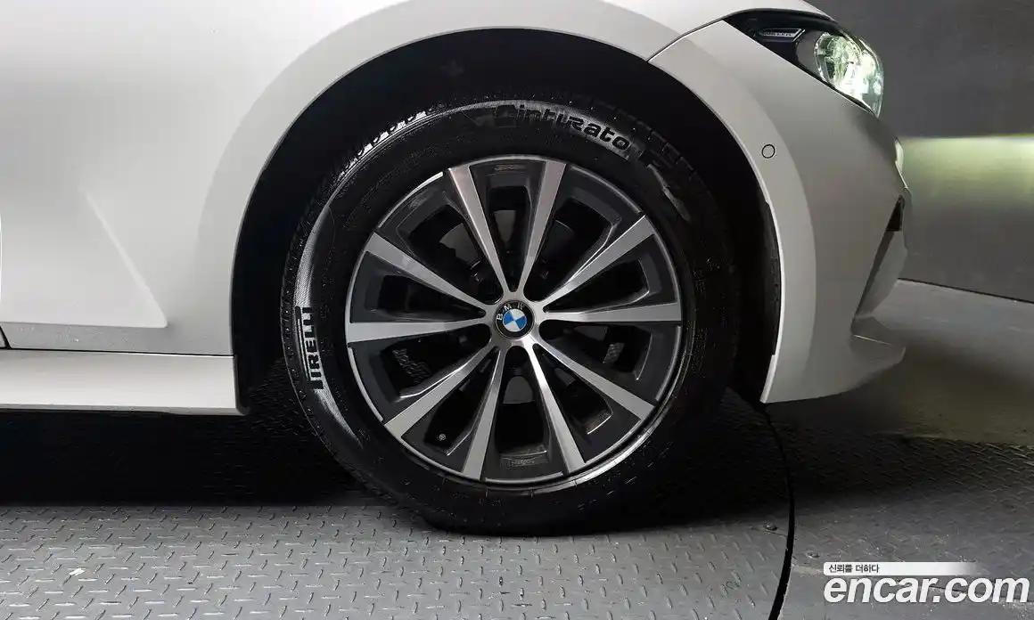 BMW 3 серия 2024 2.0 автомат (гидро), фото 6