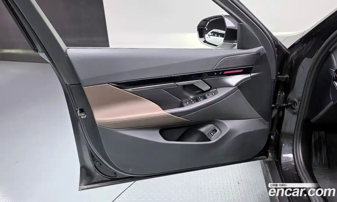 BMW 5 серия 2024 2.0 автомат (гидро), фото 14