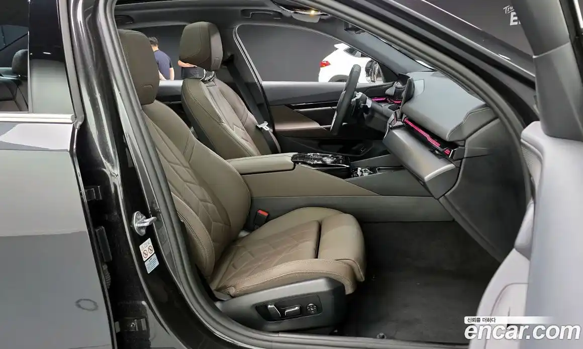 BMW 5 серия 2024 2.0 автомат (гидро), фото 16