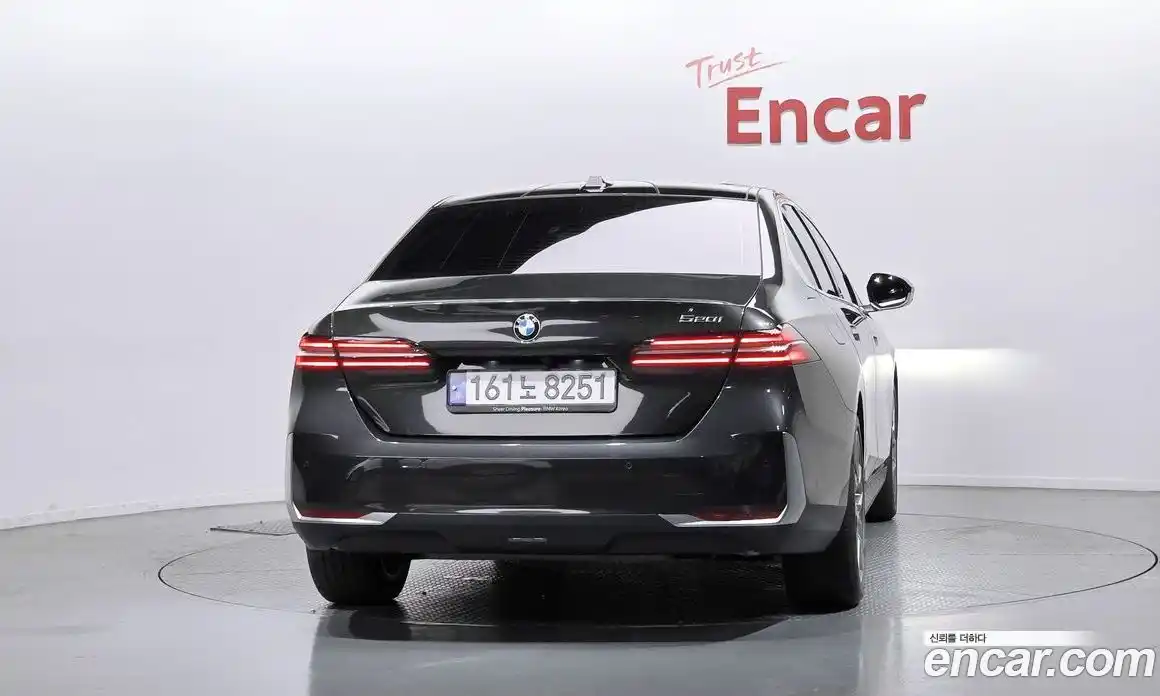 BMW 5 серия 2024 2.0 автомат (гидро), фото 4