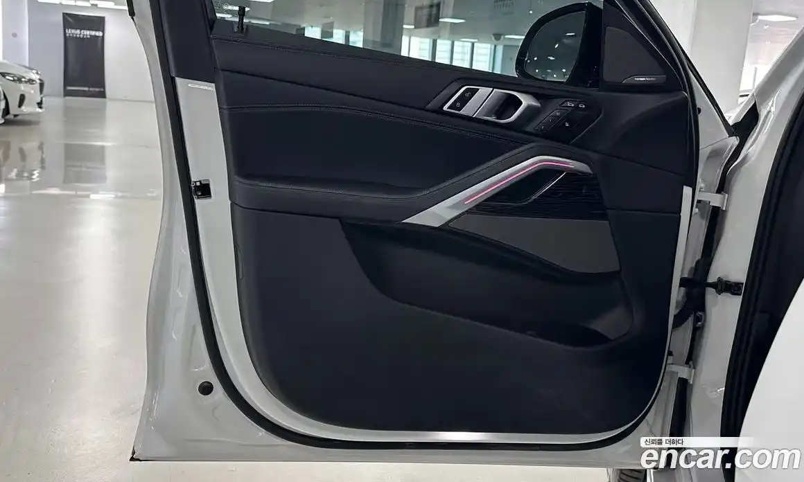 BMW X6 2024 3.0 автомат (гидро), фото 13