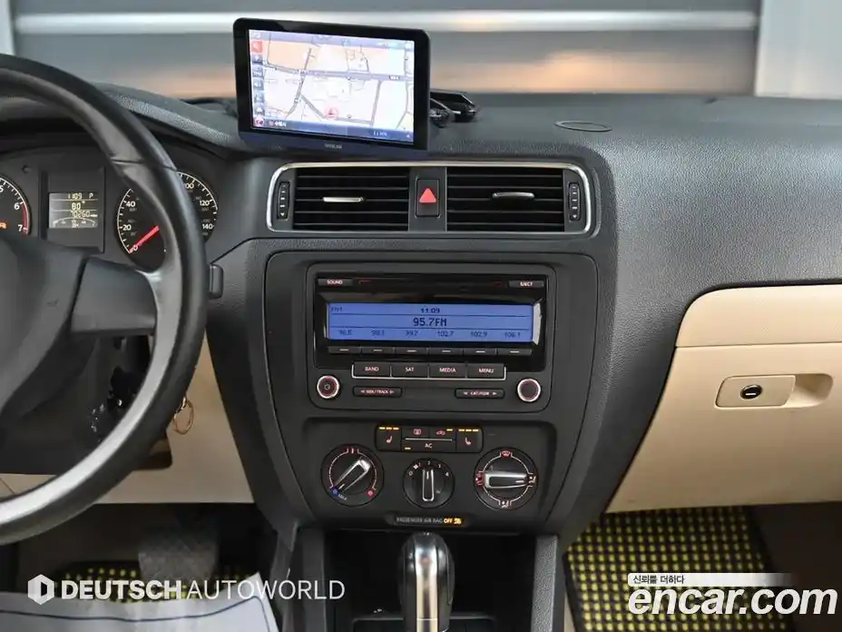 Volkswagen Jetta 2011 2.5 автомат (гидро), фото 14