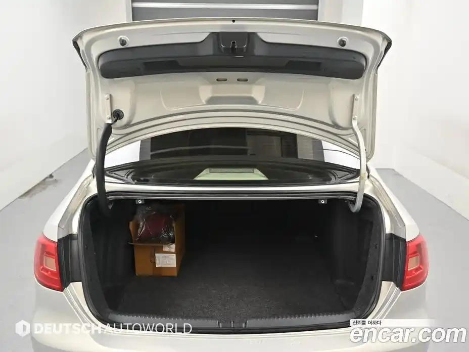Volkswagen Jetta 2011 2.5 автомат (гидро), фото 19