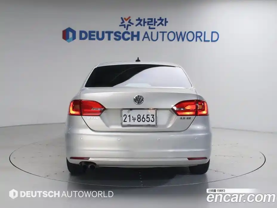 Volkswagen Jetta 2011 2.5 автомат (гидро), фото 4