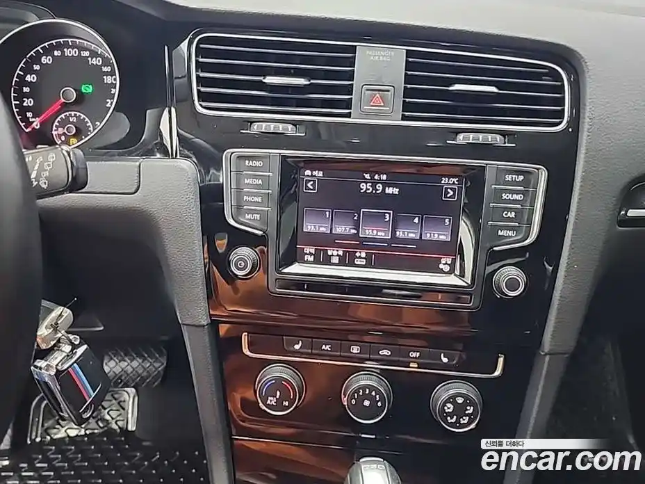 Volkswagen Golf 2014 1.6 автомат (гидро), фото 10