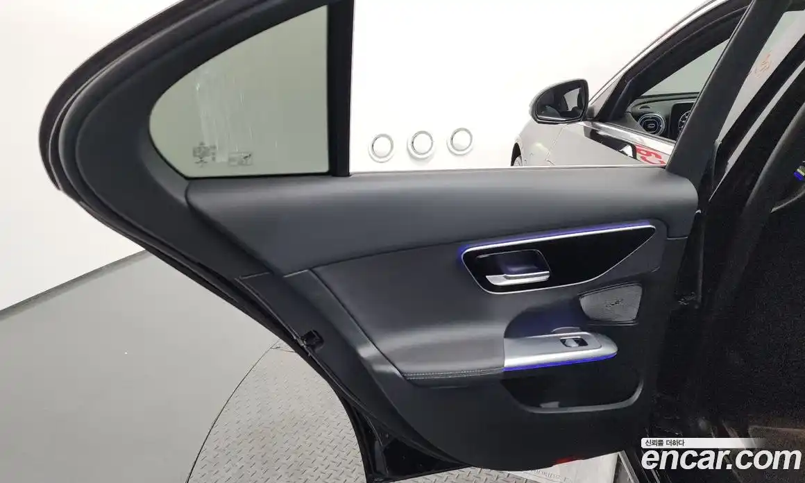 Mercedes-Benz C-Class 2022 2.0 автомат (гидро), фото 15