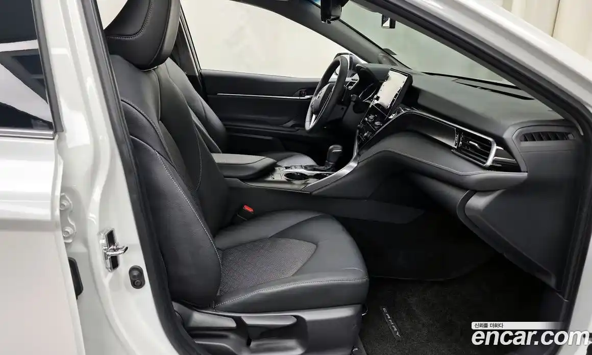 Toyota Camry 2023 2.5 гидро, фото 11
