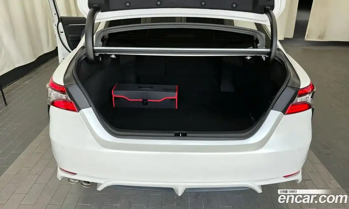 Toyota Camry 2023 2.5 гидро, фото 20