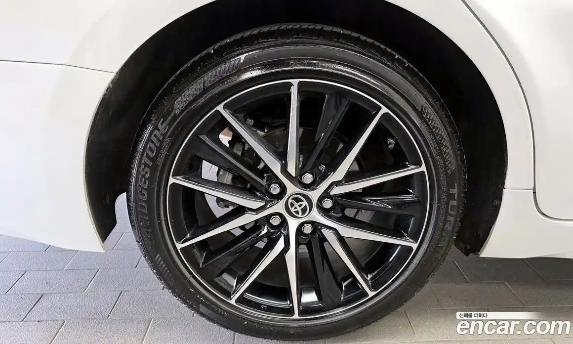 Toyota Camry 2023 2.5 гидро, фото 5