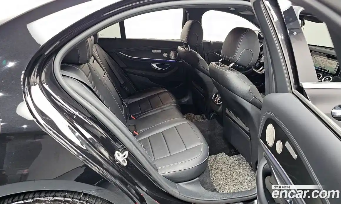 Mercedes-Benz E-Class 2023 1.9 автомат (гидро), фото 17