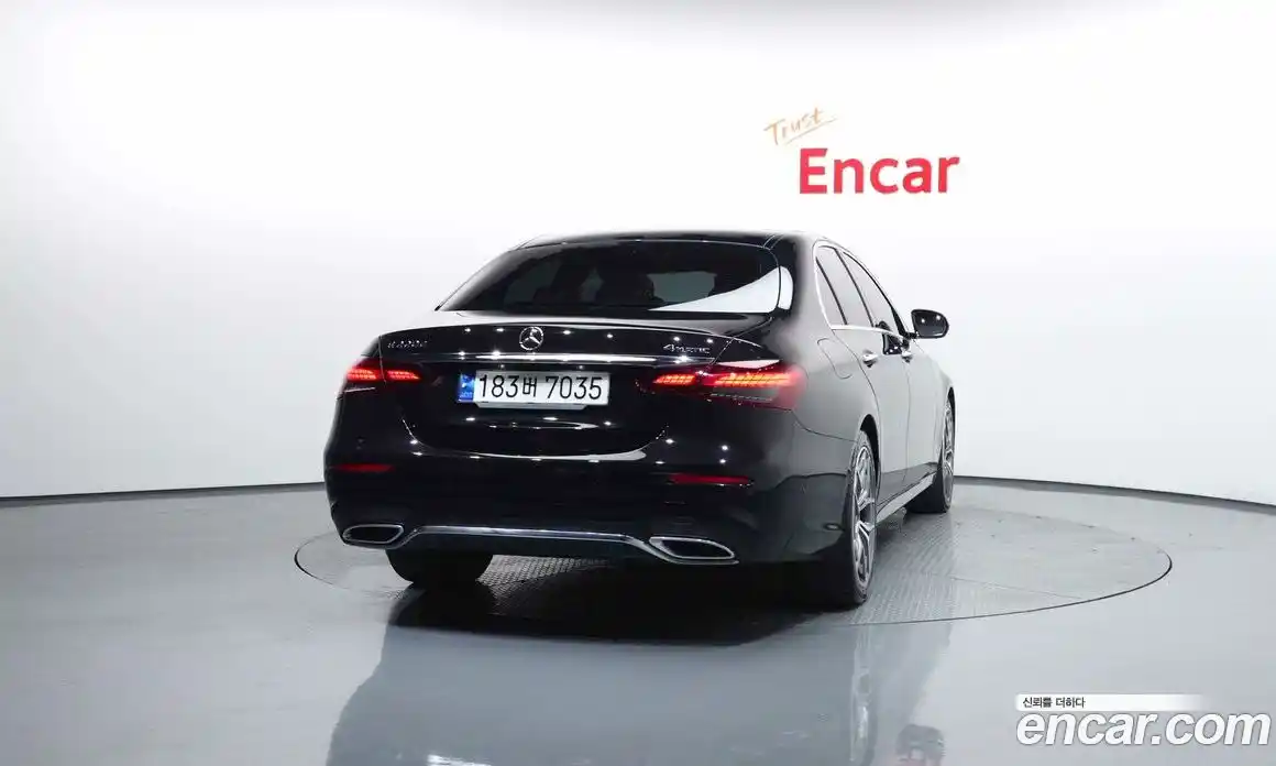 Mercedes-Benz E-Class 2023 1.9 автомат (гидро), фото 4