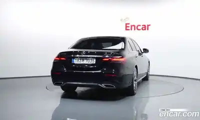 Mercedes-Benz E-Class 2023 1.9 автомат (гидро), миниатюра 4
