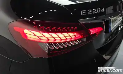 Mercedes-Benz E-Class 2023 1.9 автомат (гидро), миниатюра 9