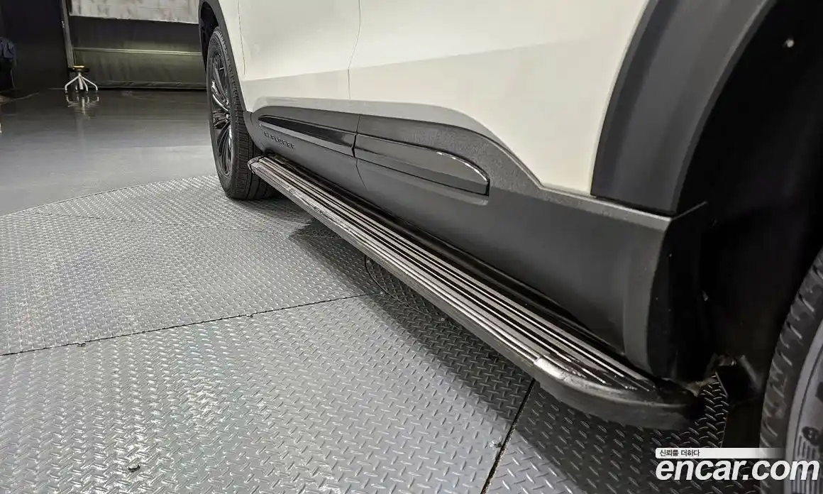 Ford Explorer 2022 2.3 автомат (гидро), фото 27