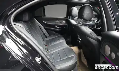 Mercedes-Benz E-Class 2023 2.0 автомат (гидро), миниатюра 12
