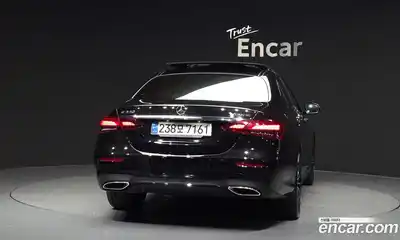Mercedes-Benz E-Class 2023 2.0 автомат (гидро), миниатюра 4