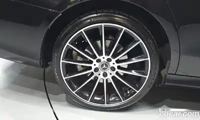 Mercedes-Benz E-Class 2023 2.0 автомат (гидро), миниатюра 5