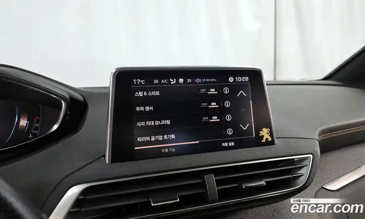 Peugeot 5008 2019 1.5 автомат (гидро), фото 19