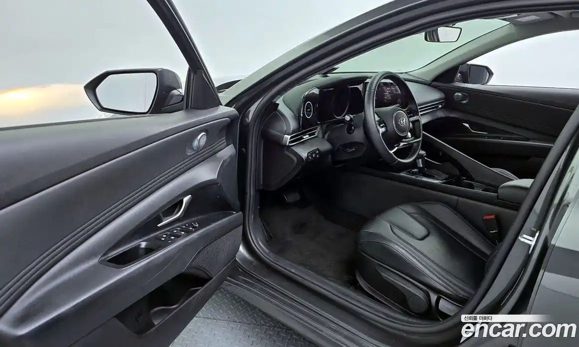 Hyundai Avante 2021 1.6 автомат (гидро), фото 13