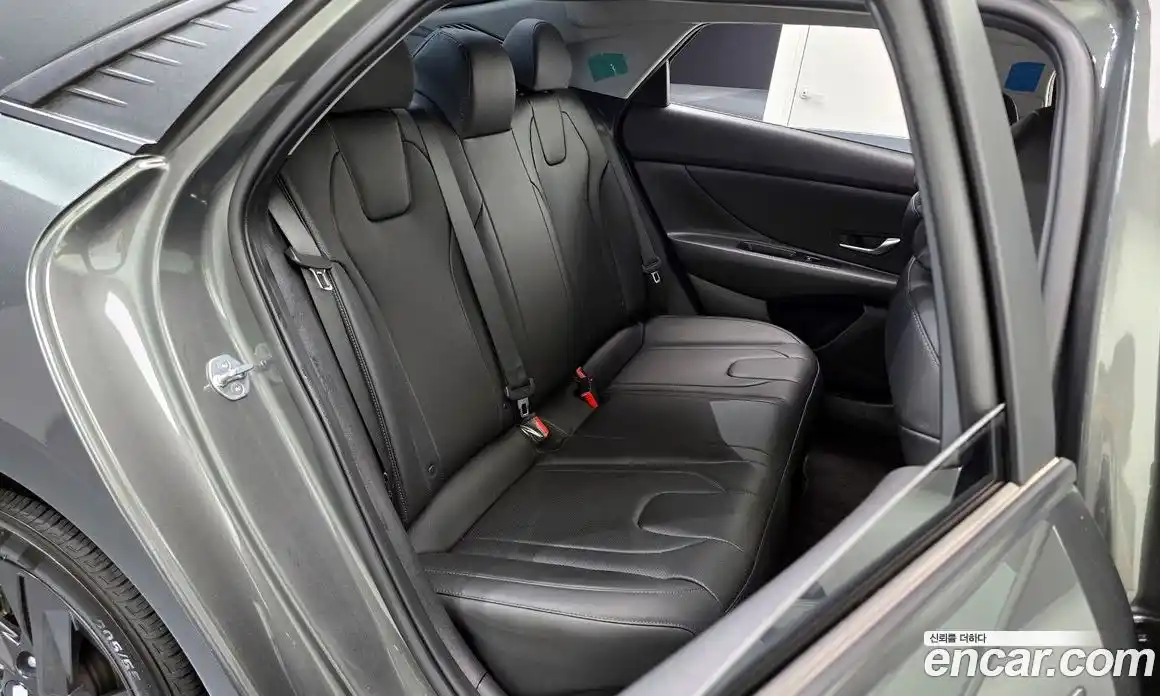 Hyundai Avante 2021 1.6 автомат (гидро), фото 16