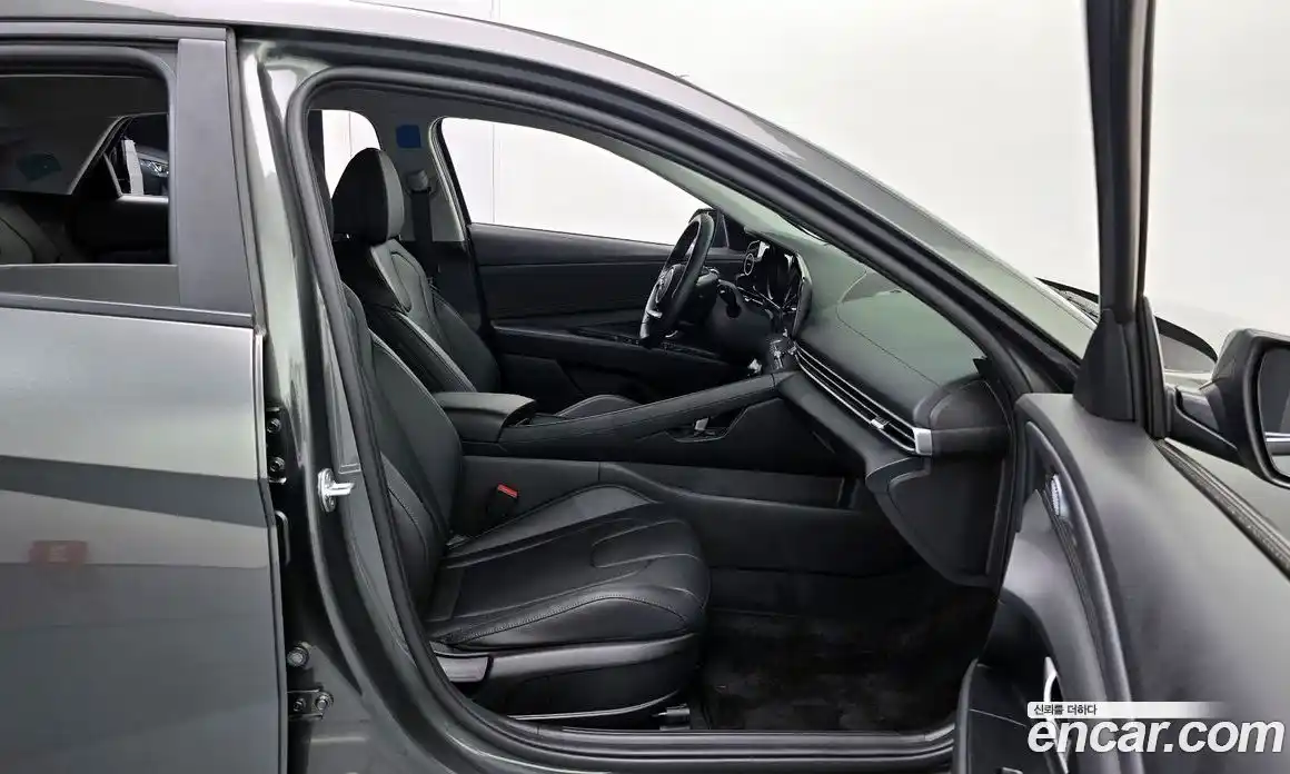 Hyundai Avante 2021 1.6 автомат (гидро), фото 17