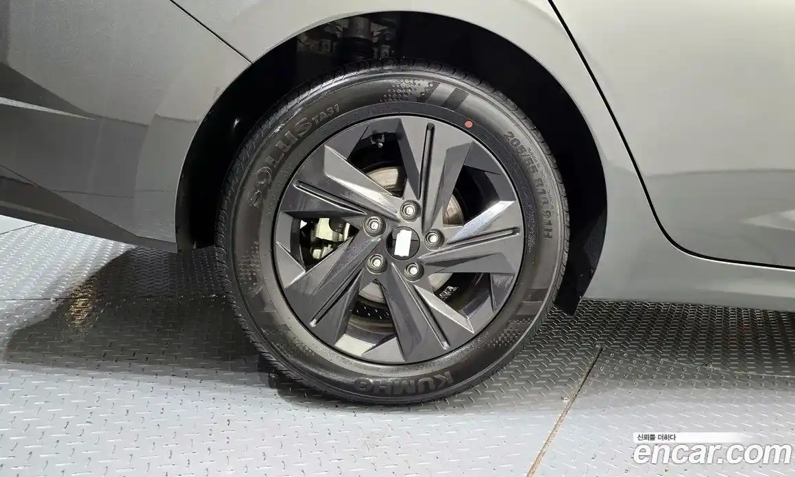 Hyundai Avante 2021 1.6 автомат (гидро), фото 5