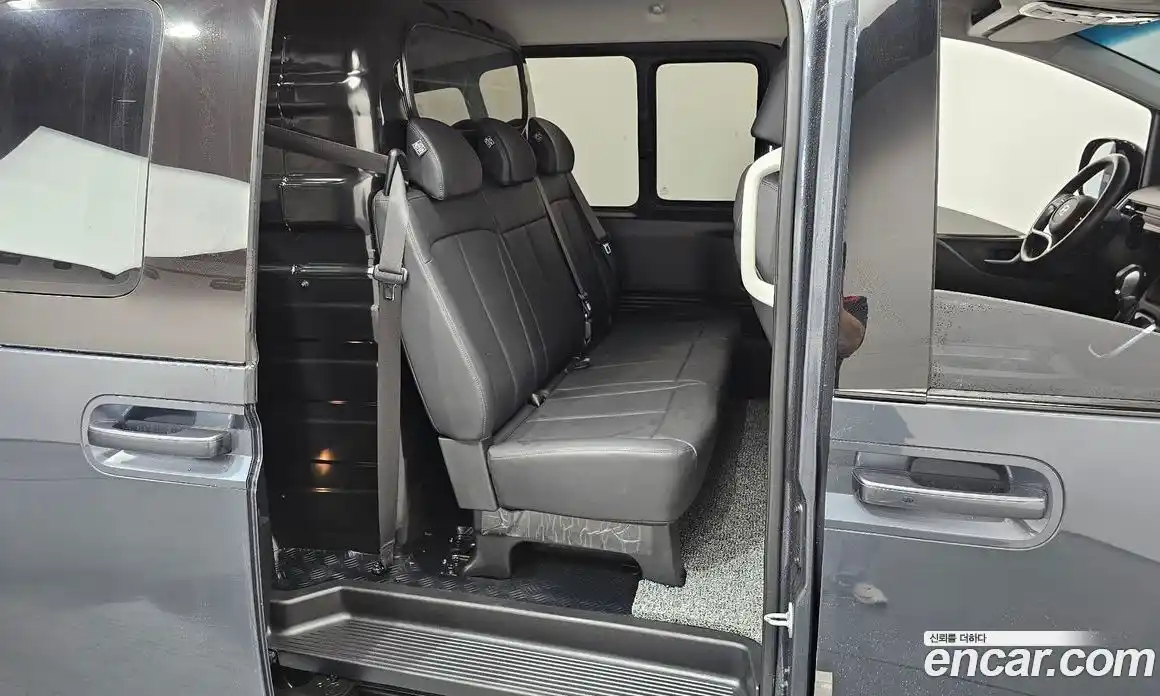 Hyundai Staria 2024 3.5 автомат (гидро), фото 11