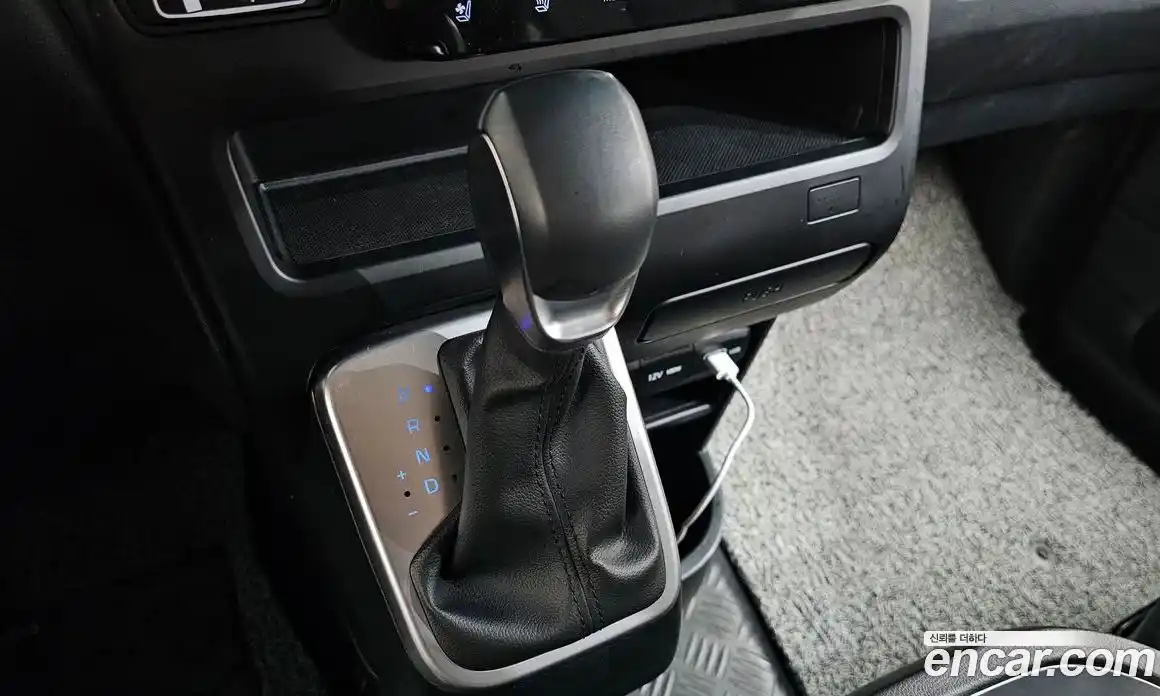 Hyundai Staria 2024 3.5 автомат (гидро), фото 9