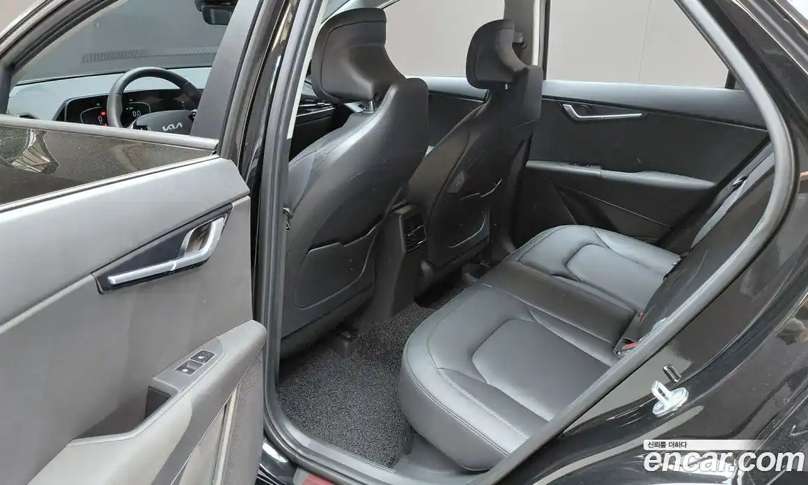 Kia Niro 2022 1.6 автомат (гидро), фото 18