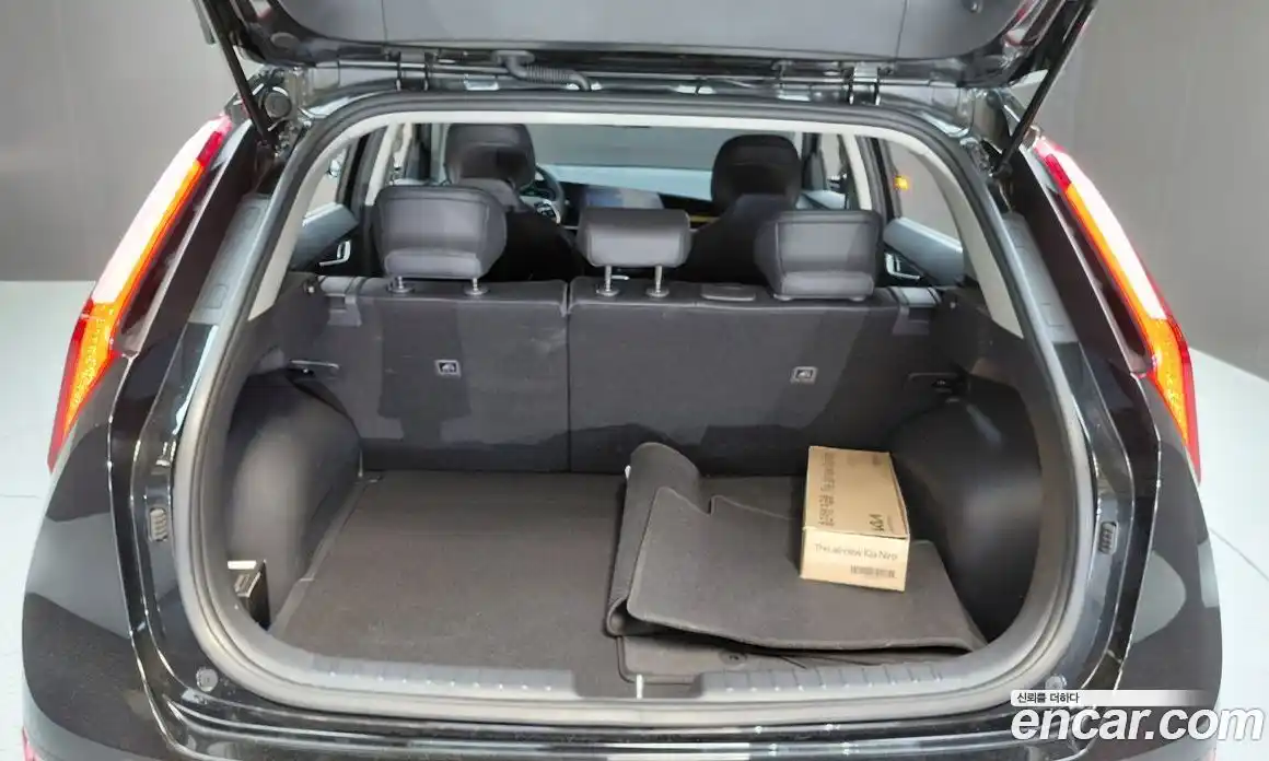 Kia Niro 2022 1.6 автомат (гидро), фото 26