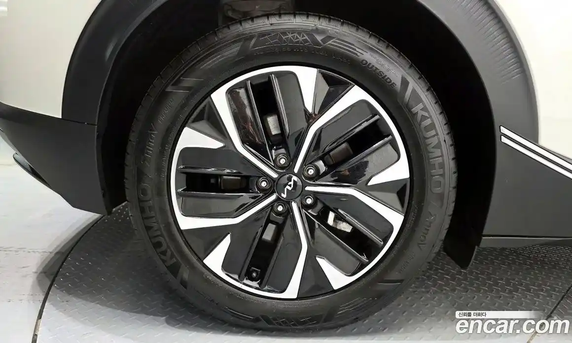 Kia EV6 2022 автомат (гидро), фото 5